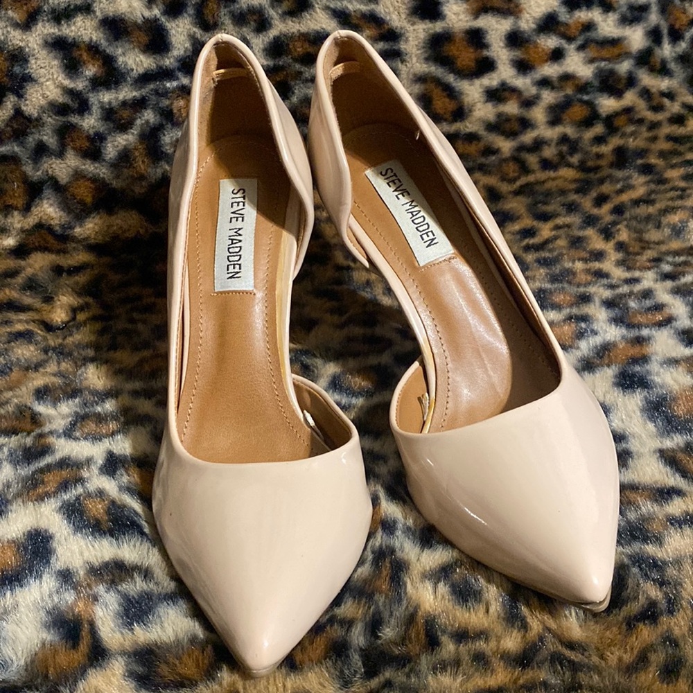 NUDE STEVE MADDEN HEELS (size 5.5)